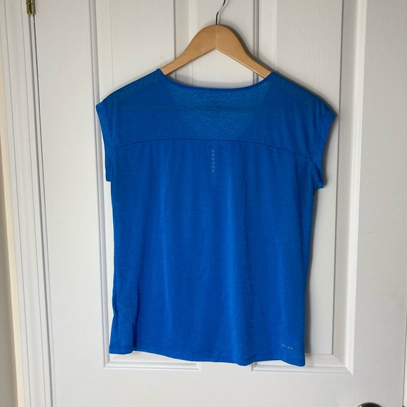 Nike DRI-FIT Tissue T-shirt - Picture 2 of 8